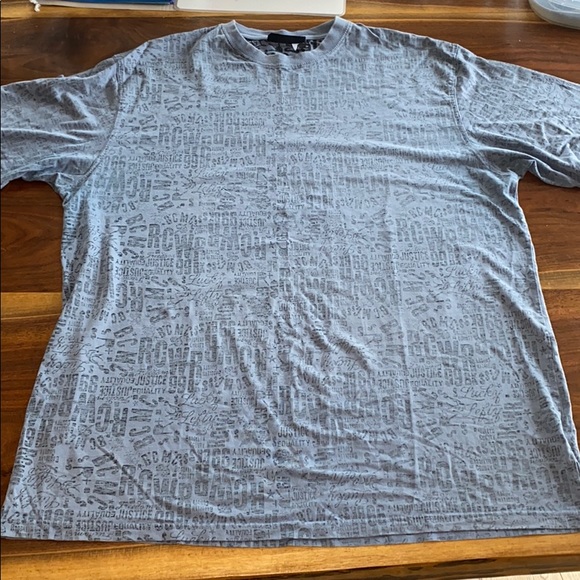 *SOLD* Men’s Rocawear Graphic Tee (Bundle of 3) - Picture 3 of 5
